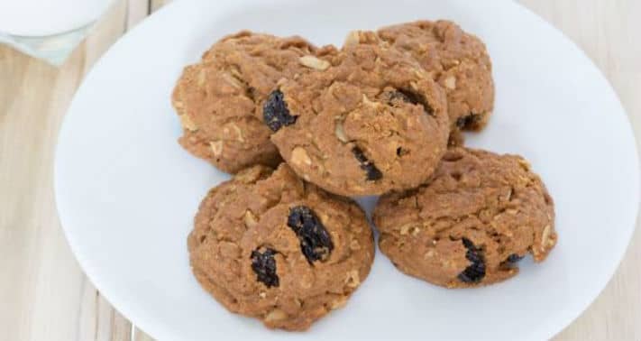 Walnut-Blueberry Oatmeal Energy Bites Biscuit Recipe