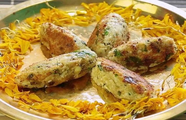 Vratwale Paneer Rolls Recipe in Hindi