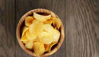 Crispy Street Style Spicy Aloo Chips Recipe in Hindi